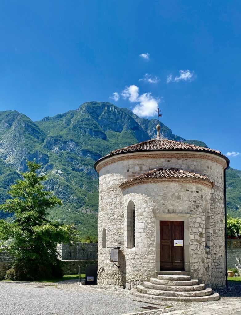 Sant'Andrea Apostolo: Cathedral and Parish Church of Venzone, Italy 3 Sant'Andrea Apostolo