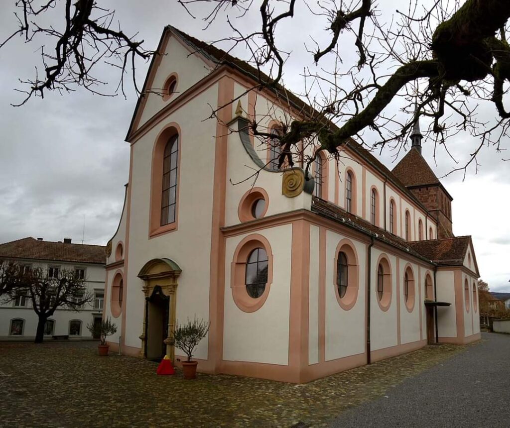former collegiate church of St. Verena with church treasure