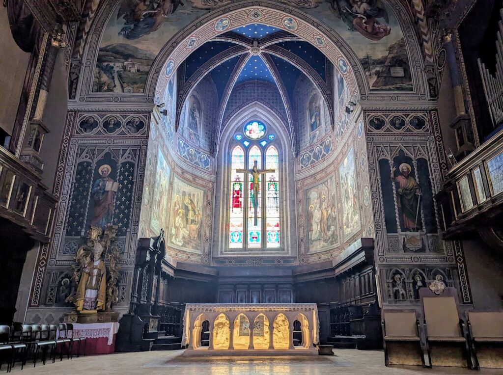 Duomo of Gubbio: The Gothic Cathedral of Gubbio 2 Duomo of Gubbio