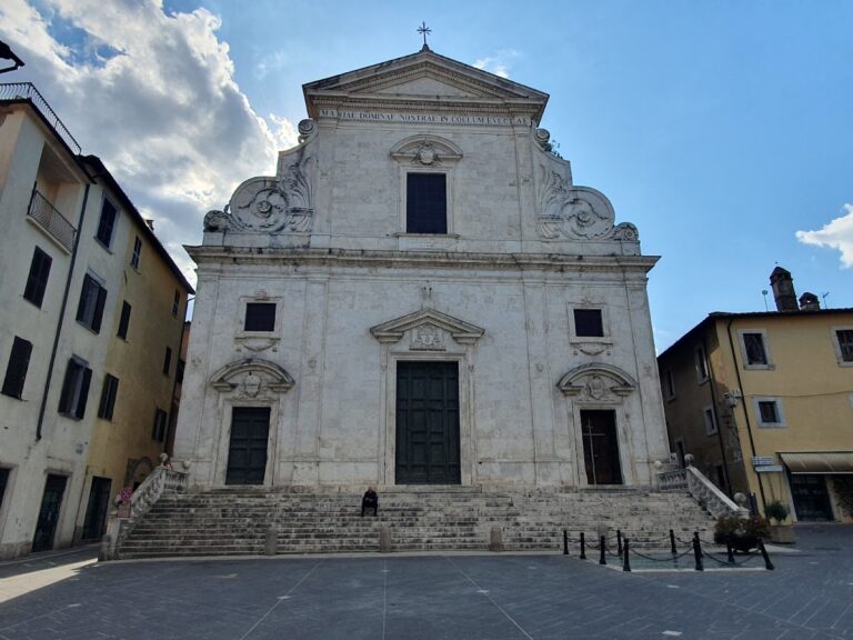 Santa Maria Assunta, Orte: Former Cathedral and Co-Cathedral in Italy