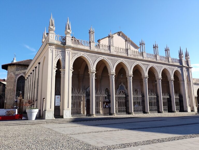 Biella Cathedral: Episcopal Seat and Parish Church in Italy