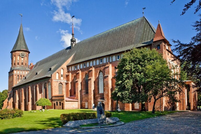 Königsberg Cathedral: A Brick Gothic Cathedral in Kaliningrad