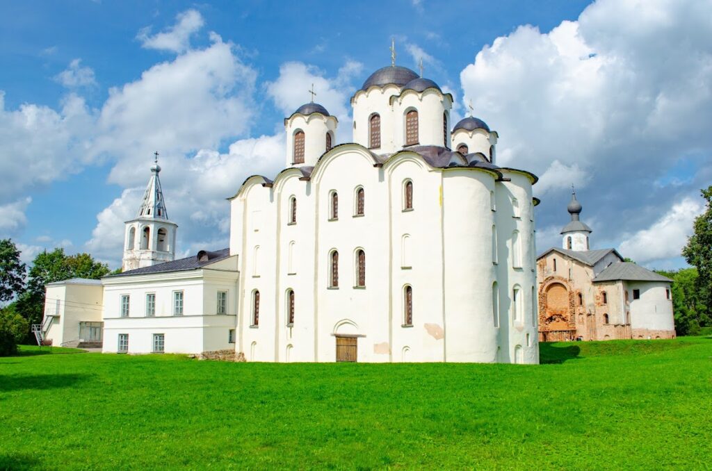 Saint Nicholas Cathedral, Novgorod: A Medieval Veche Church in Veliky Novgorod 1 Saint Nicholas Cathedral, Novgorod