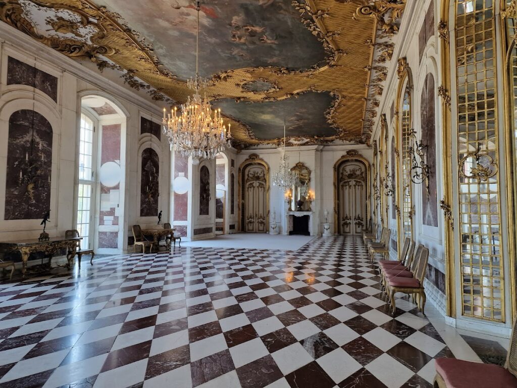 New Palace: Frederick the Great’s Summer and Ceremonial Residence in Potsdam 4 New Palace