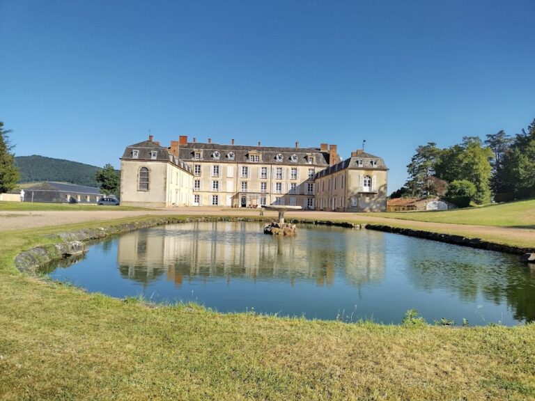 Château de la Montagne: A Historic Estate in France