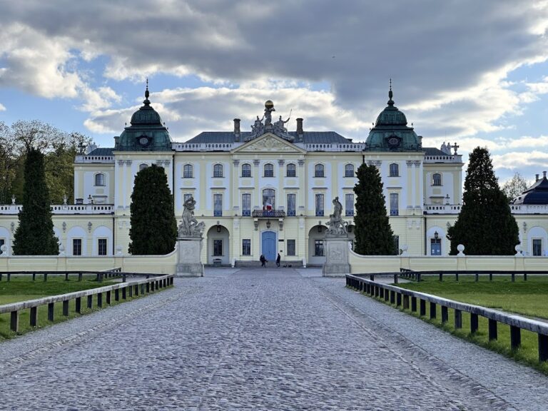 Branicki Palace: A Baroque Aristocratic Residence in Białystok, Poland