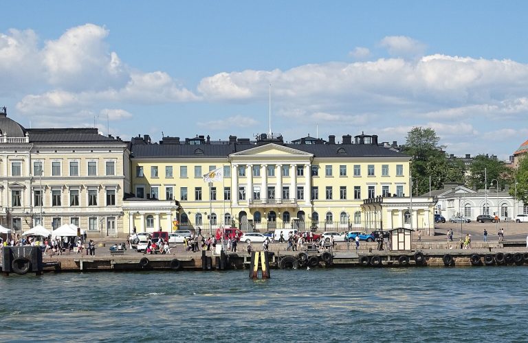 Presidential Palace: Finland’s Official Presidential Residence in Helsinki