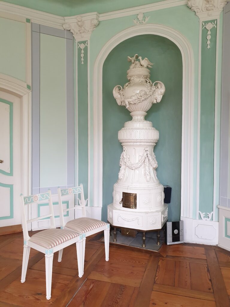 Schloss Wolfshagen: A Baroque Palace and Museum in Brandenburg 3 Schloss Wolfshagen