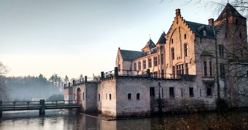 Tillegem Castle: A Neo-Gothic Estate and Provincial Heritage Complex in Belgium 1 Tillegem Castle