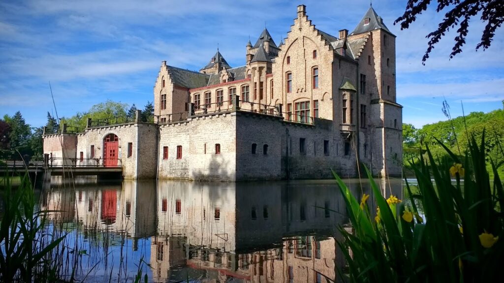 Tillegem Castle: A Neo-Gothic Estate and Provincial Heritage Complex in Belgium 2 Tillegem Castle