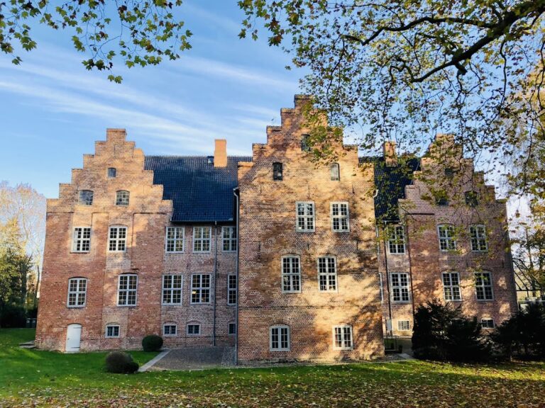 Hagen Castle: A Renaissance-to-Baroque Manor House in Germany