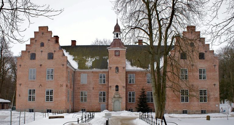 Hagen Castle: A Renaissance-to-Baroque Manor House in Germany