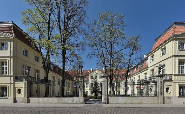 Palace of the Four Winds: A Baroque Palace in Warsaw
