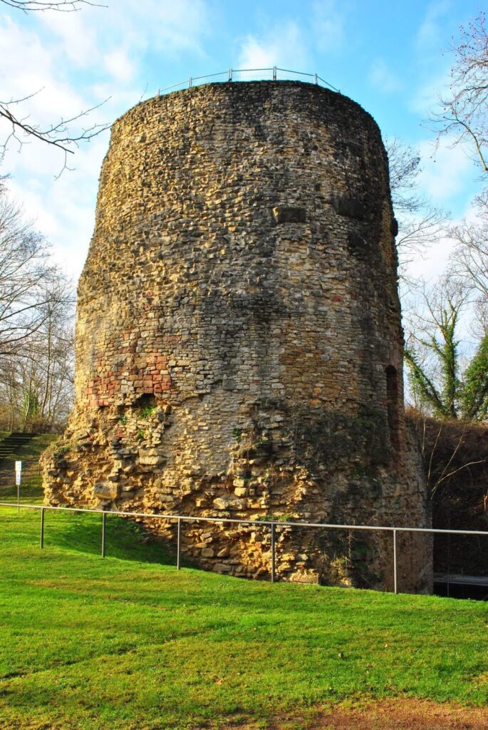 Mainz Citadel: A Bastioned Fortress on the Jakobsberg 3 Mainz Citadel