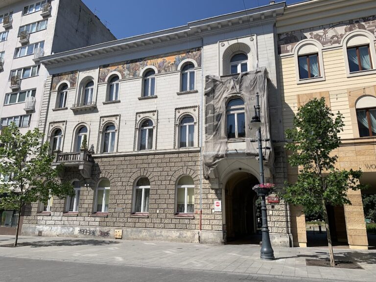 Juliusz Kinderman’s Palace: An Urban Residence in Łódź