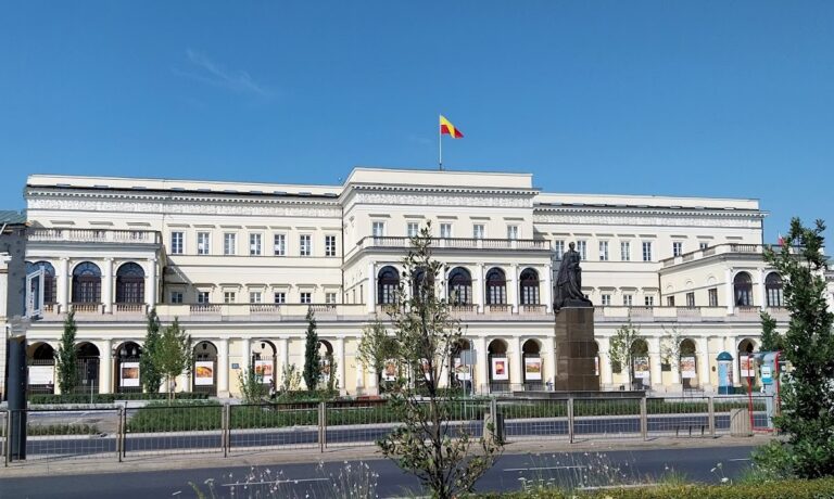 Palace of the Minister of Treasury: A Neoclassical Government Residence in Warsaw