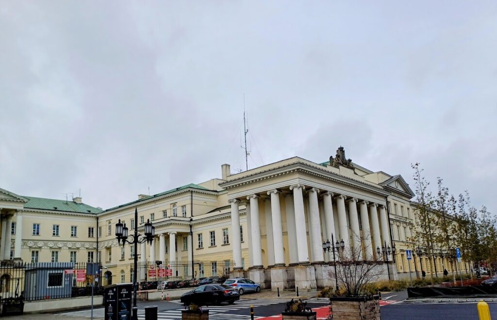 Palace of the Minister of Treasury: A Neoclassical Government Residence in Warsaw 2 Palace of the Minister of Treasury