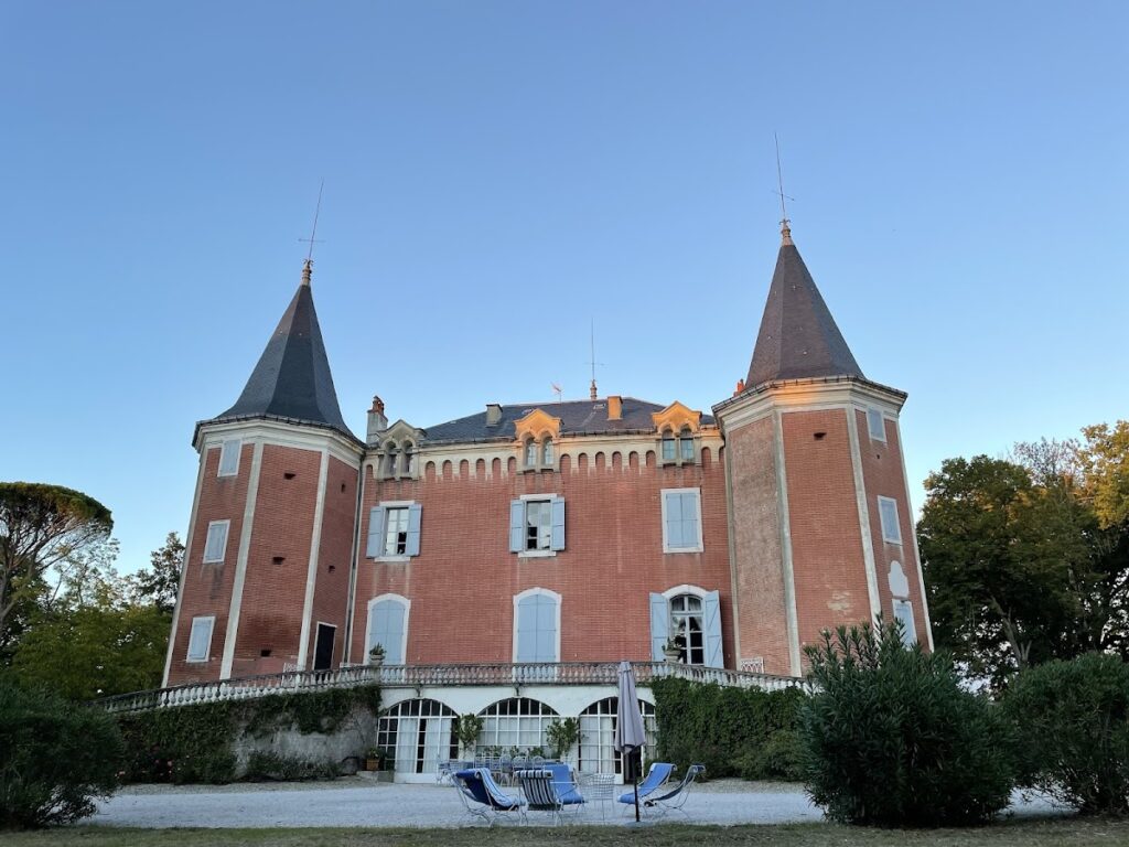 Garrevaques Castle: A Fortified Residence in France 2 Château de Garrevaques