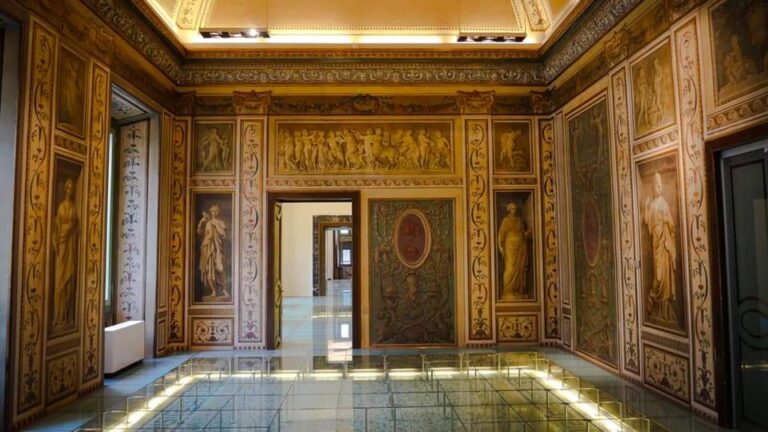 Palazzo Bonaparte: A Renaissance Palace in Rome