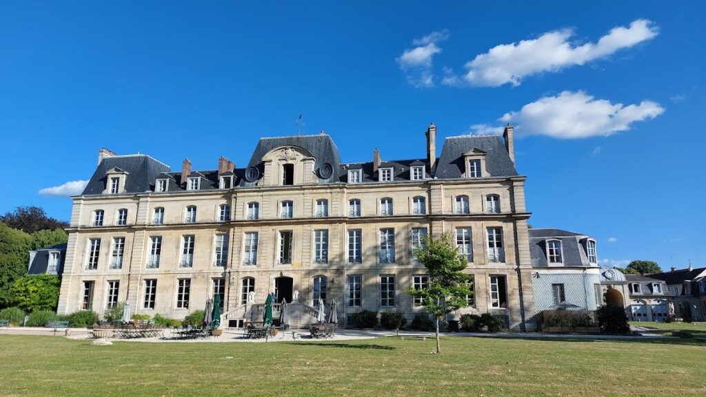 Château de Nointel: A Seventeenth-Century French Château 2 Château de Nointel