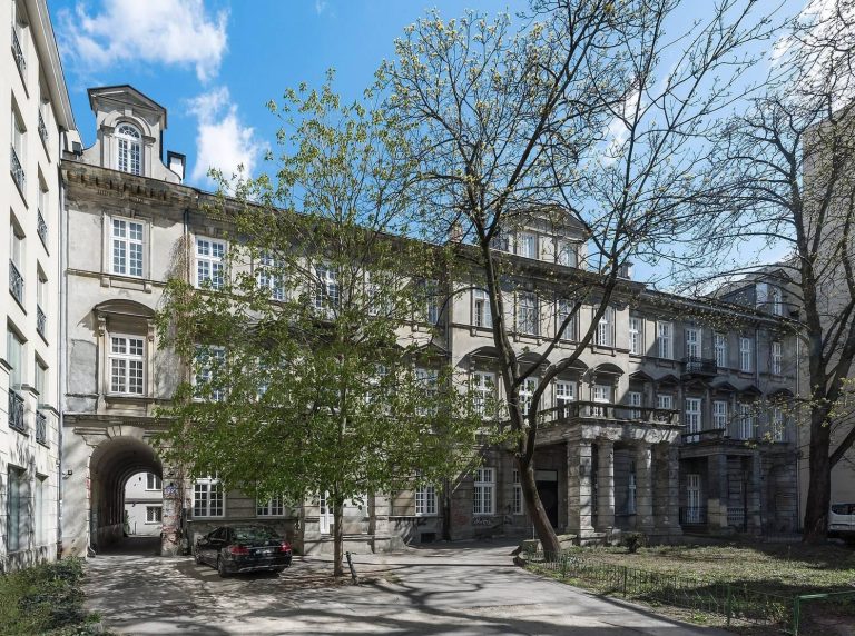 Brzozowski Palace: A Reconstructed Warsaw Residence