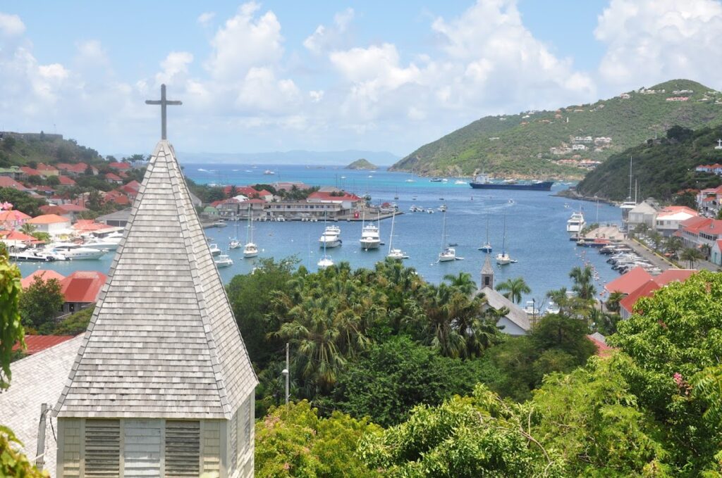 Fort Karl: A Swedish Harbor Fortification in Gustavia 2 Fort Karl