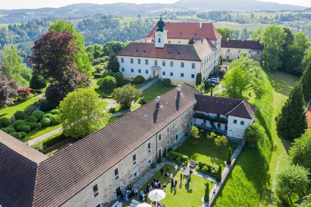 Schloss Altenhof: A Baroque Castle Complex in Austria 1 Schloss Altenhof