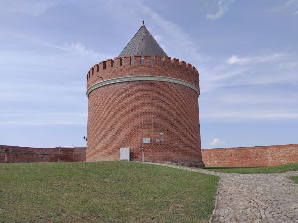 Burg Lindau: A Medieval Lowland Motte Castle in Germany 2 Burg Lindau