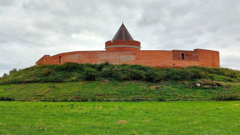 Burg Lindau: A Medieval Lowland Motte Castle in Germany