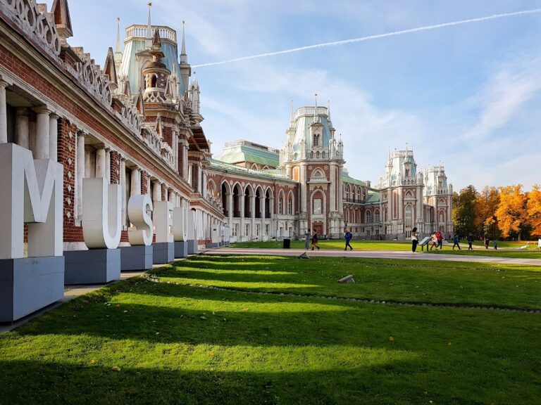 Tsaritsyno: Palace and Park Ensemble in Moscow