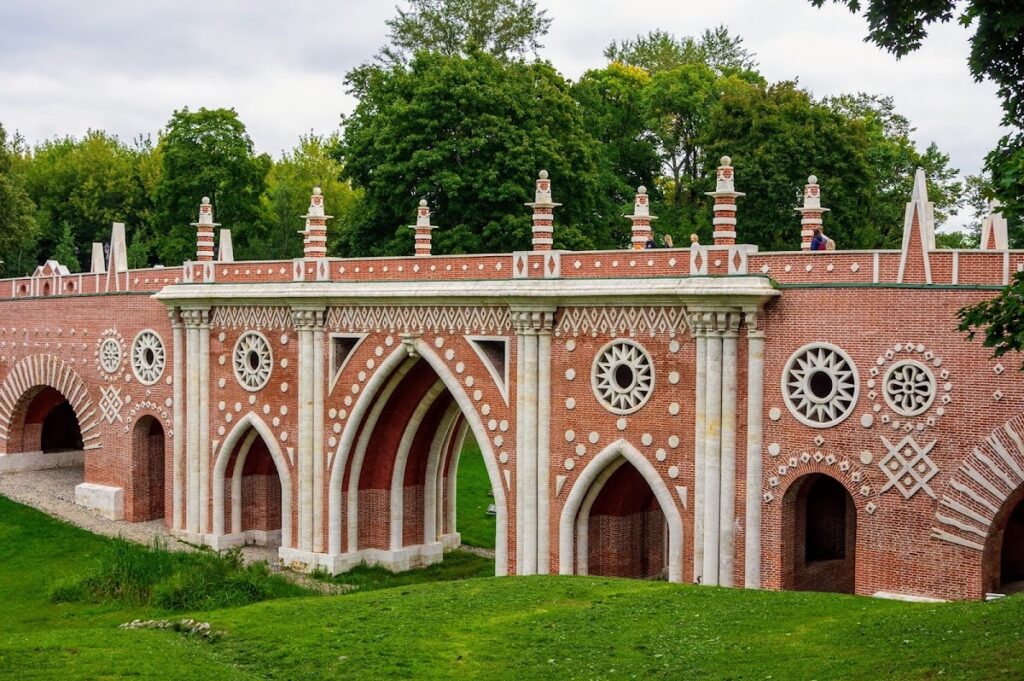 Tsaritsyno: Palace and Park Ensemble in Moscow 5 Tsaritsyno Park + palace