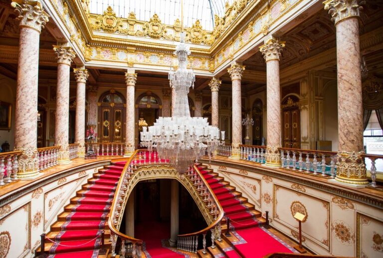 Dolmabahçe Palace: Ottoman Imperial Residence and State Center in Istanbul
