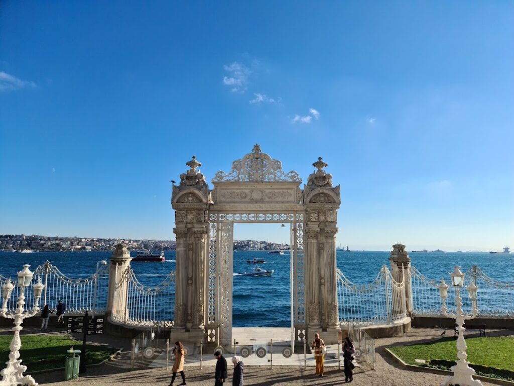 Dolmabahçe Palace: Ottoman Imperial Residence and State Center in Istanbul 4 Dolmabahçe Palace