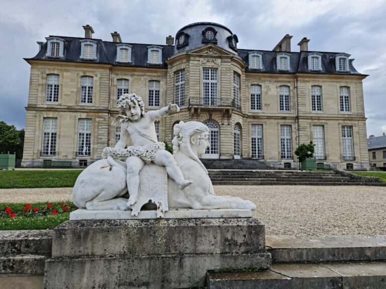 Château de Champs-sur-Marne: An Early-Eighteenth-Century French Country Residence