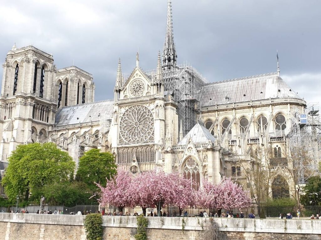 Notre-Dame de Paris: A Gothic Cathedral and Historic Monument 2 Notre-Dame de Paris