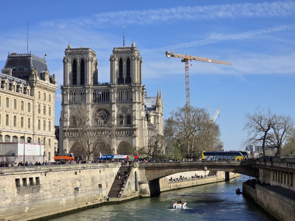 Notre-Dame de Paris: A Gothic Cathedral and Historic Monument 3 Notre-Dame de Paris