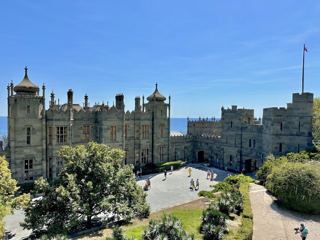 Vorontsov Palace: A Historicist Summer Residence in Alupka, Ukraine 2 Vorontsov Palace