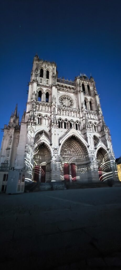 Notre-Dame d'Amiens: A Gothic Cathedral in France 2 Notre-Dame d'Amiens