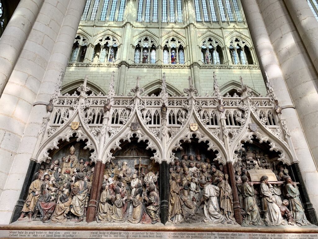Notre-Dame d'Amiens: A Gothic Cathedral in France 4 Notre-Dame d'Amiens