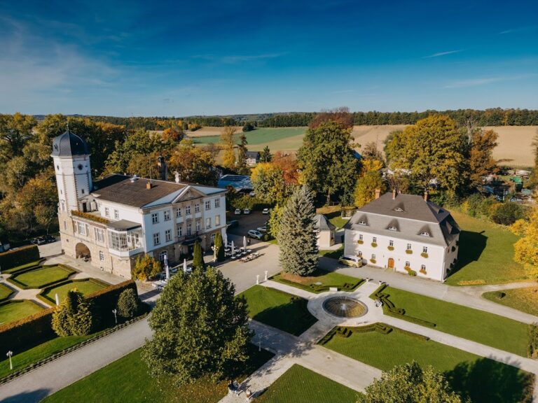 Brunów Palace: A Baroque Residence and Historic Estate in Poland