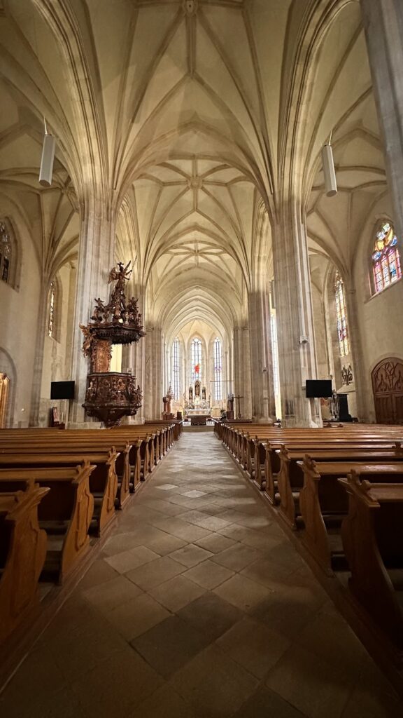 St. Michael's Church: A Gothic Roman Catholic Landmark in Cluj-Napoca 3 St. Michael's Church