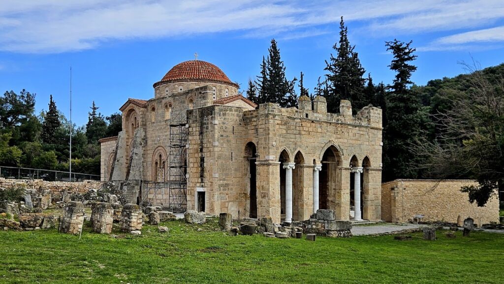 Daphni Monastery: A Byzantine Orthodox Monastic Complex in Greece 4 Daphni Monastery