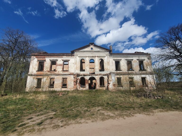 Alantės Manor: A Classical Revival Estate in Lithuania