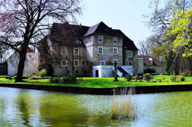 Schloss Mellenthin: A Late Renaissance Manor House in Germany