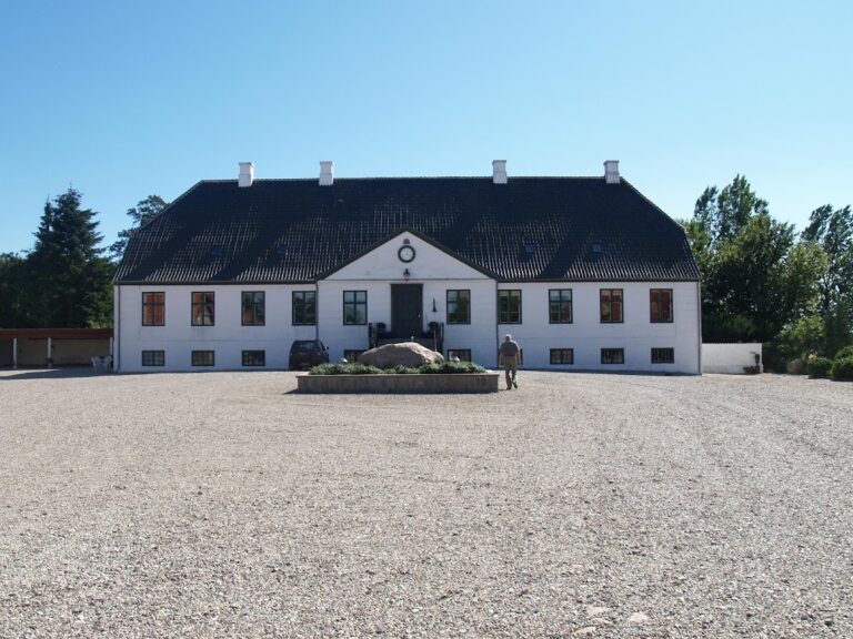 Falkensteen: A Danish manor house and estate
