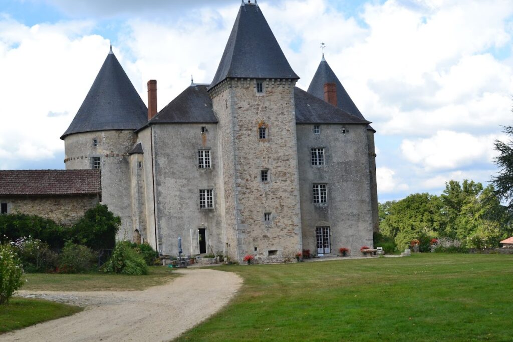 Château de Brie: A Fortified Residence in France 1 Château de Brie