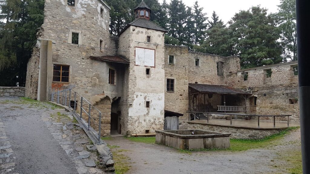 Burgruine Reichenau: A Hilltop Castle Ruin in Austria 3 Burgruine Reichenau