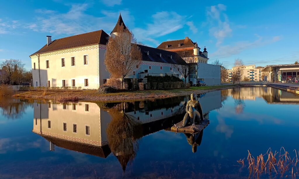 Schloss Traun: A Renaissance Water Castle in Austria 2 Schloss Traun