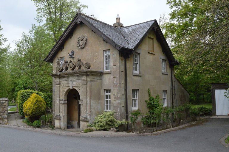 Burderop Park: A Historic Country Manor House in Wiltshire