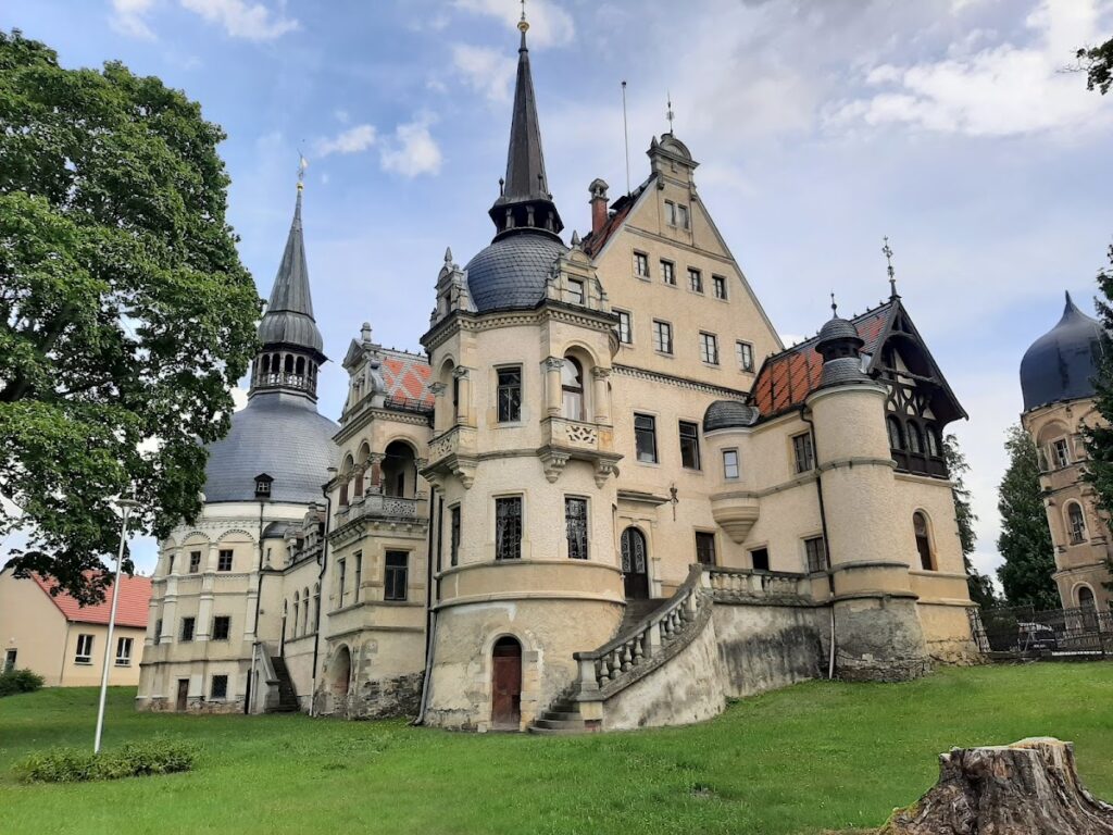 Schloss Schönfeld: A Renaissance and Neorenaissance Castle Complex in Germany 2 Schloss Schönfeld